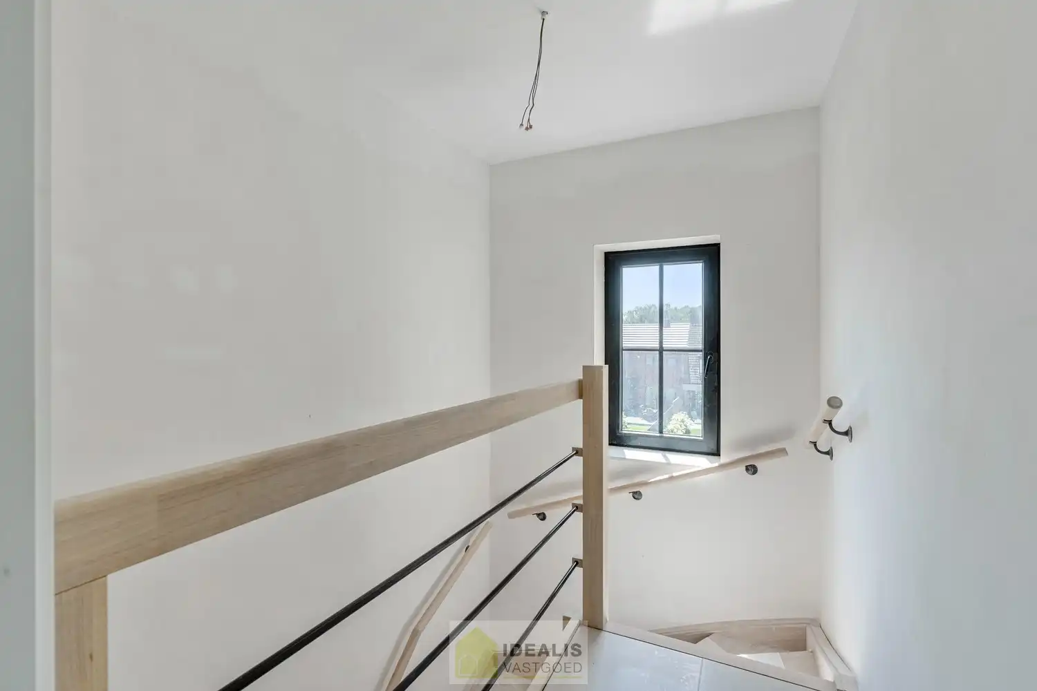 PRACHTIGE NIEUWBOUWWONING (GRONDAANDEEL €116.000,00 + 12% REGISTRATIERECHTEN EN CONSTRUCTIE € 277.000,00 + 21% BTW) MET EEN HEERLIJK LICHTRIJKE WOONKAMER MET OPEN KEUKEN MET AANSLUITEND BERGPLAATS, BUREEL, INPANDIGE GARAGE, 3 SLAAPKAMERS, EEN RUIME BADKAMER VOORZIEN VAN ALLE COMFORT! EEN HEERLIJK RUIM HUIS MET INPANDIGE GARAGE, EEN LEUKE TUIN, OP EEN GEGEERDE LOCATIE NABIJ HET CENTRUM VAN REPPEL! foto 25
