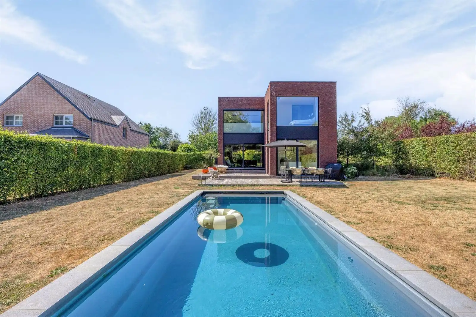 Luxe villa (320m²) met zwembad in Beersel (Alsemberg) foto {{pictureIndex}}