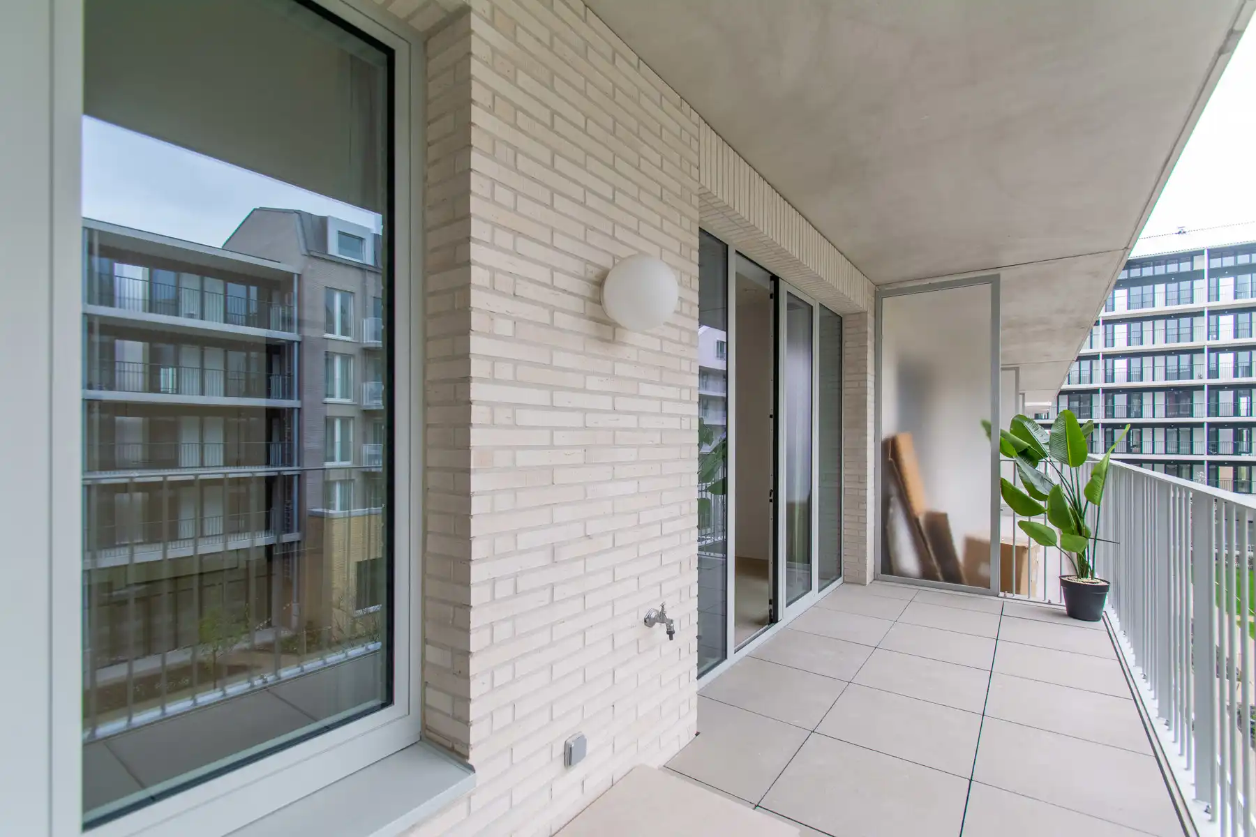 Lichtrijk nieuwbouwappartement met 2 slaapkamers en terras foto 7