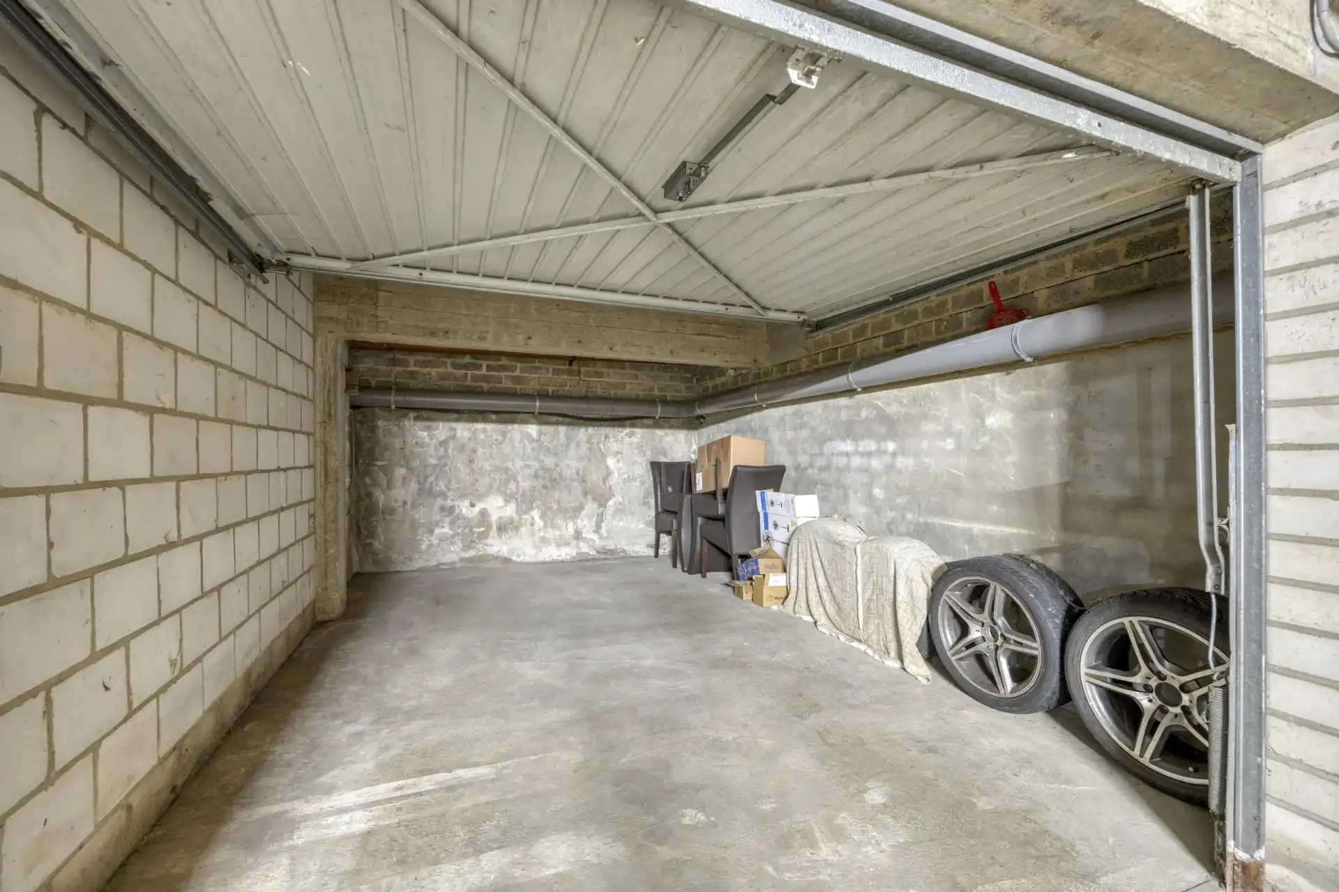 INSTAPKLAAR GERENOVEERD APPARTEMENT MET 1 SLPK, TERRAS EN GARAGEBOX IN HASSELT foto 14