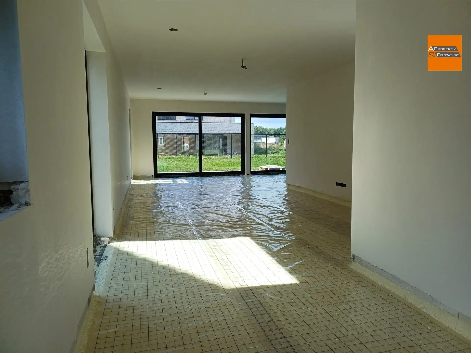 Nieuwbouwwoning met 4 slaapkamers foto 11