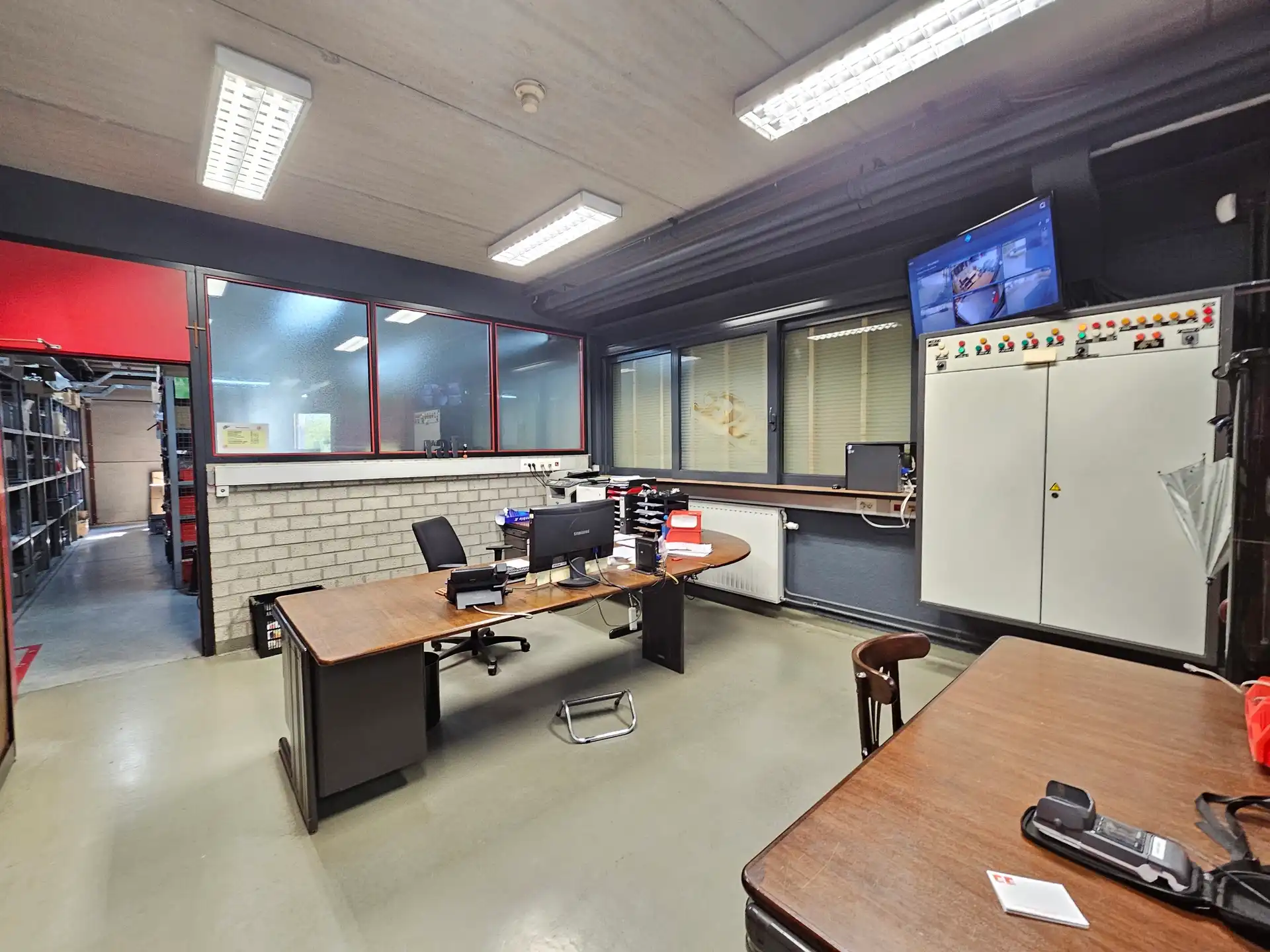 SEMI-INDUSTRIEEL GEBOUW OP ZICHTLOCATIE foto 19