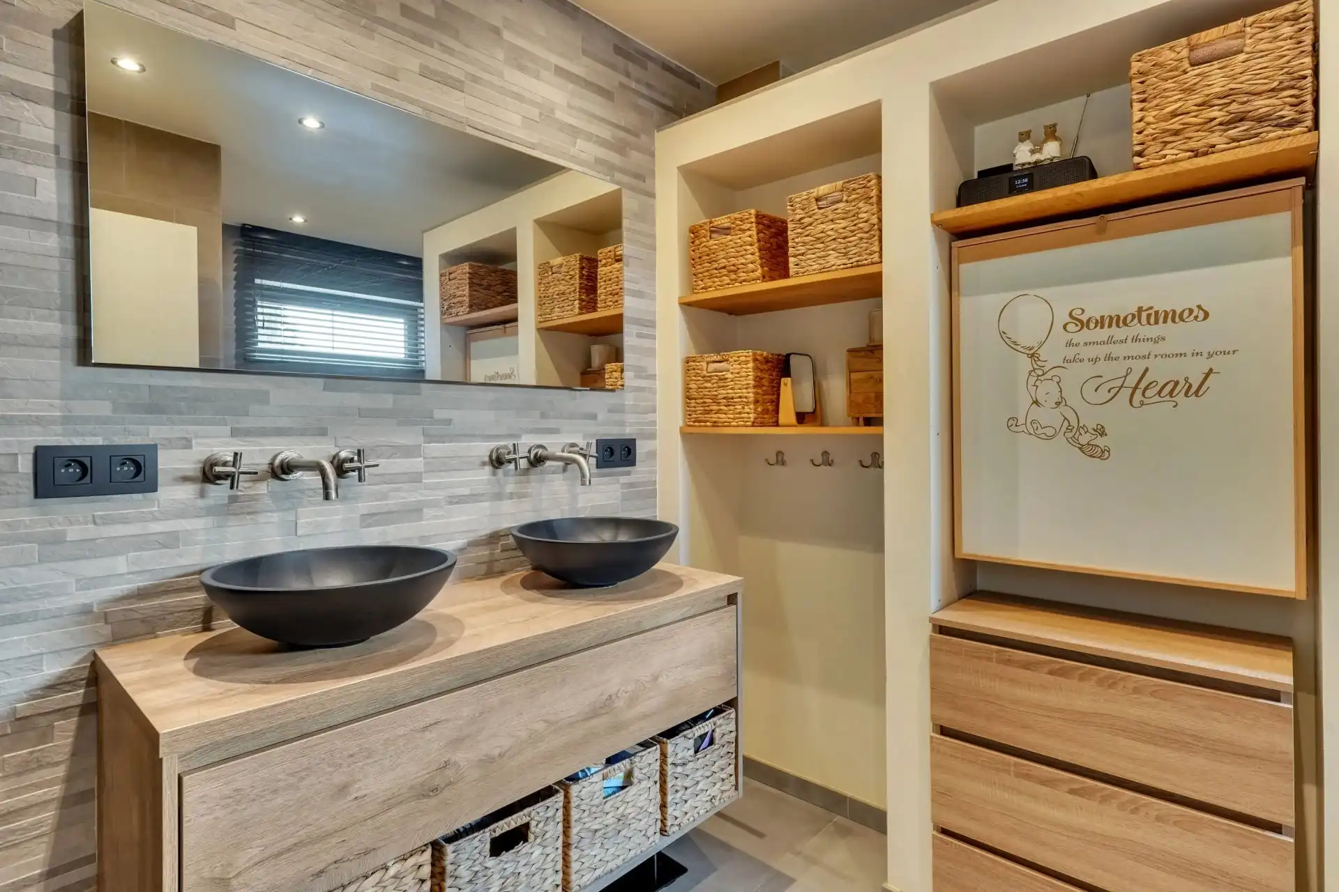 Gerenoveerde gezinswoning met 3 ruime slaapkamers foto 19