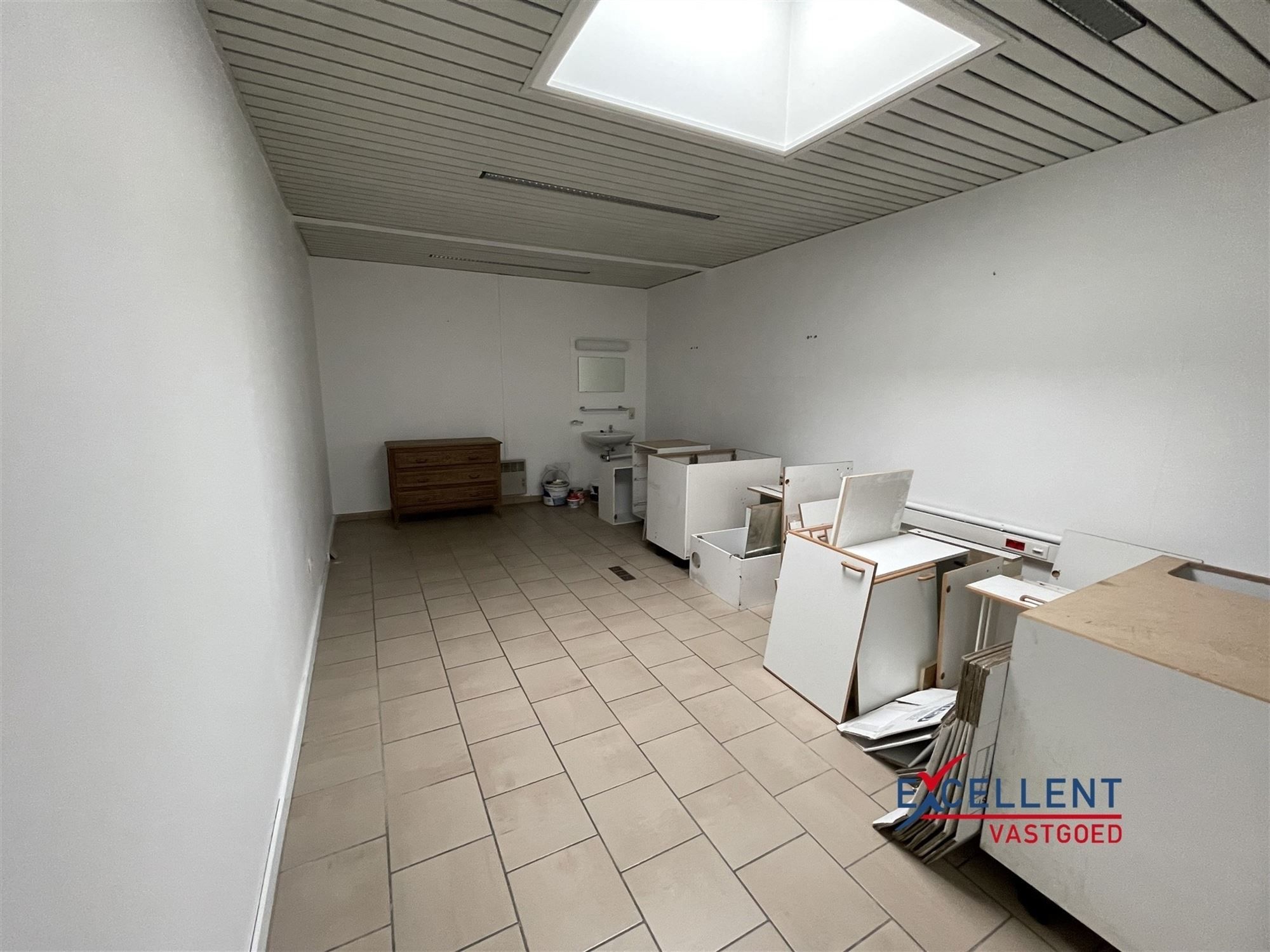 Zeer ruime handelsruimte te huur op de Markt van Deinze foto 12