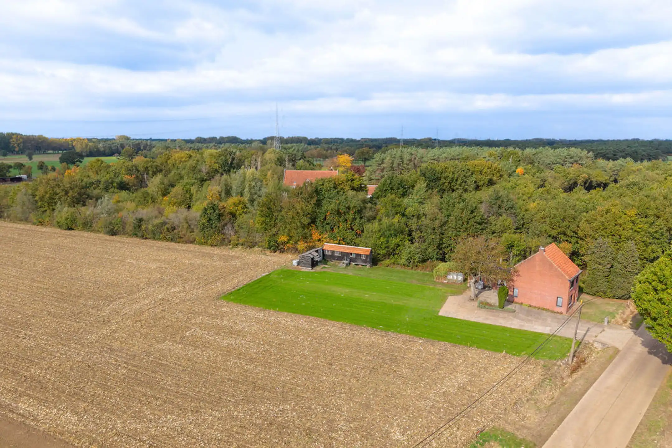 Te renoveren woning op een mooi en gunstig gelegen perceel van in totaal 6.449 m². foto 43