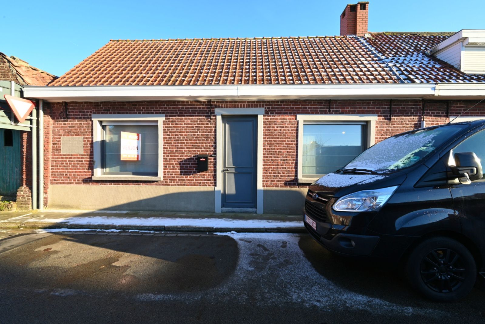 Gerenoveerde woning met centrale ligging in Emelgem! foto {{pictureIndex}}