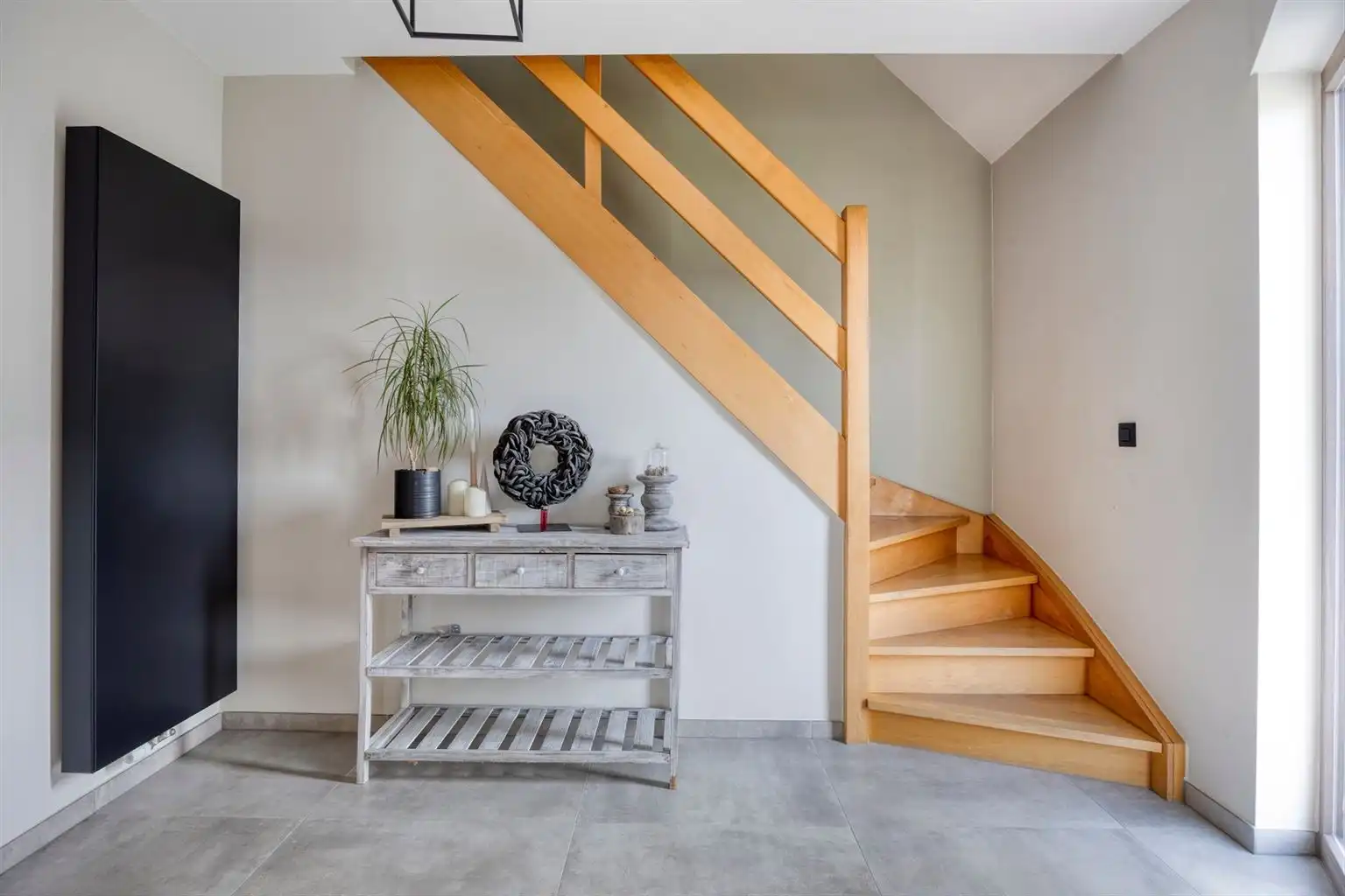 Vrijstaande woning met 3 slaapkamers, inpandige garage, omheinde tuin en zonnepanelen, zeer rustig gelegen in het landelijke Molenbeersel. foto 16