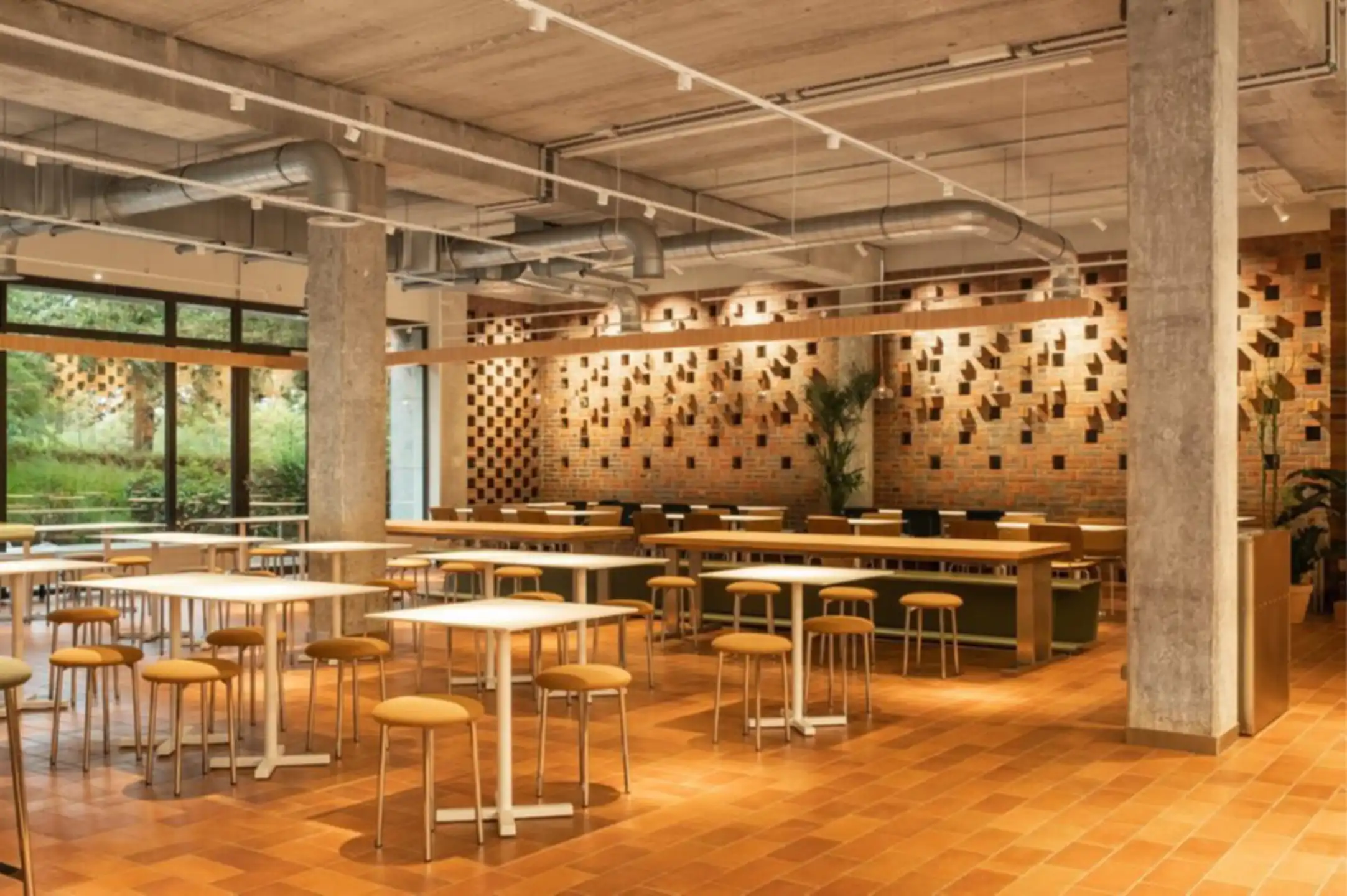 Gelijkvloers Kantoor te huur foto 9