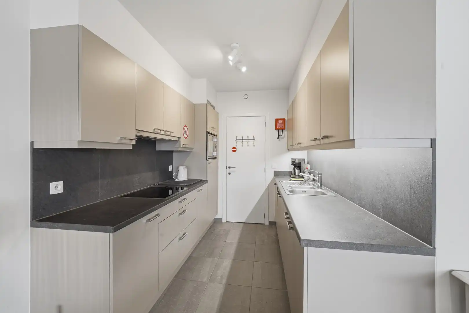 Instapklaar appartement met groot terras in Bredene - vlak bij de zee foto 13