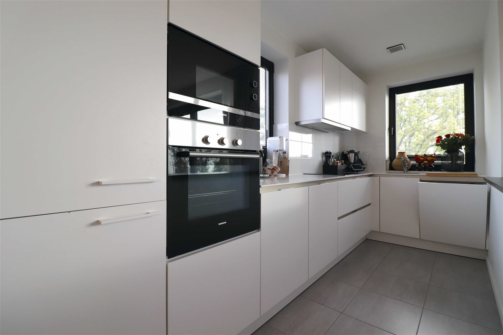 Luxe appartement met terras en parking  foto 5