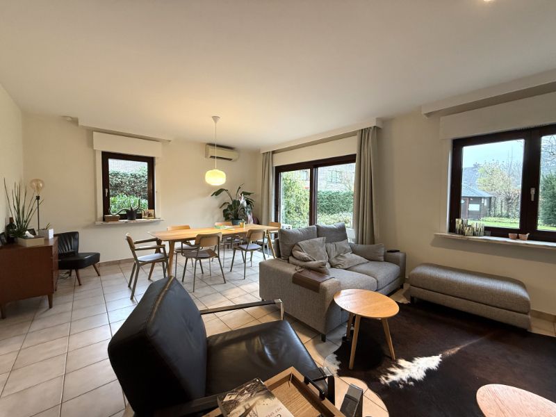 Instapklare halfopen woning met tuin nabij Sint-Pietersstation foto 4