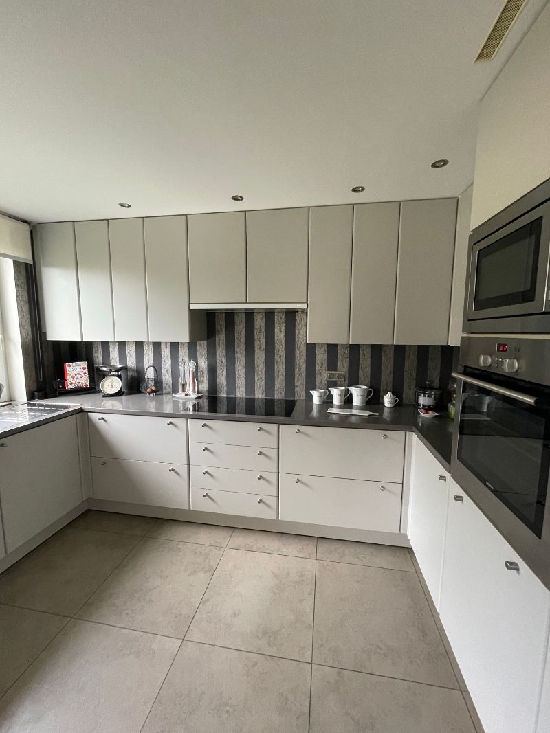 Ruim en en luxueus villa-appartement gelegen in een stijlvolle residentie vlakbij de historische windmolen Zuid-Abdijmolen! foto 7