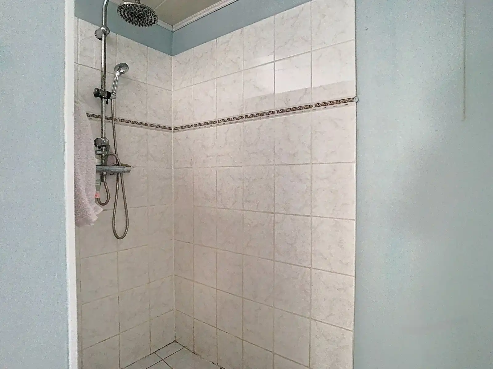 Praktische Rijwoning met 3 SLPK én tuin, te Gijzegem! foto 8