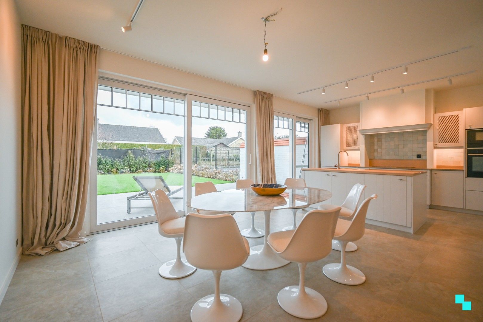 Unieke high-end woning in rustige buurt in Waregem foto 7