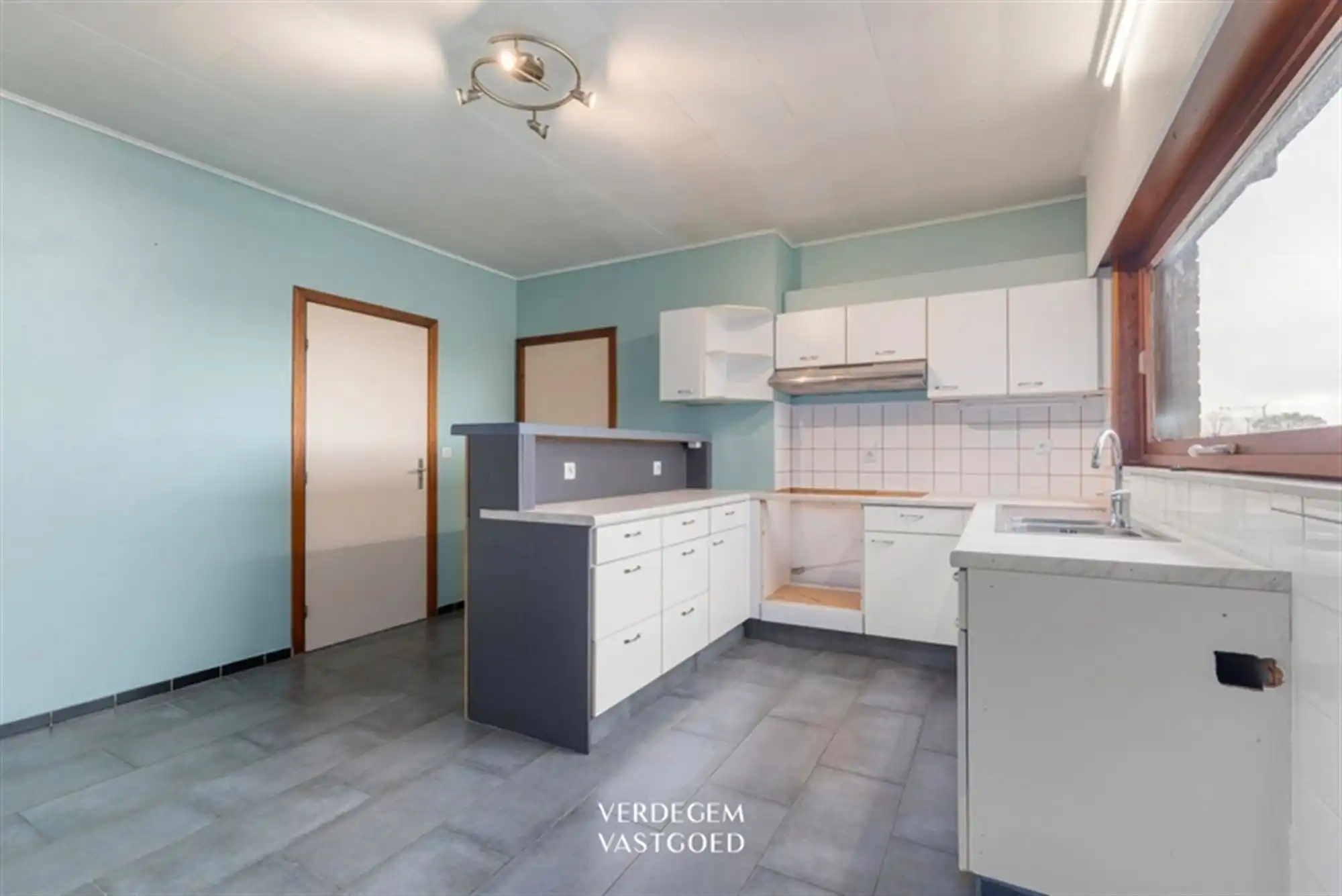 Vrijstaande bungalow met weidse zichten op toplocatie foto 8