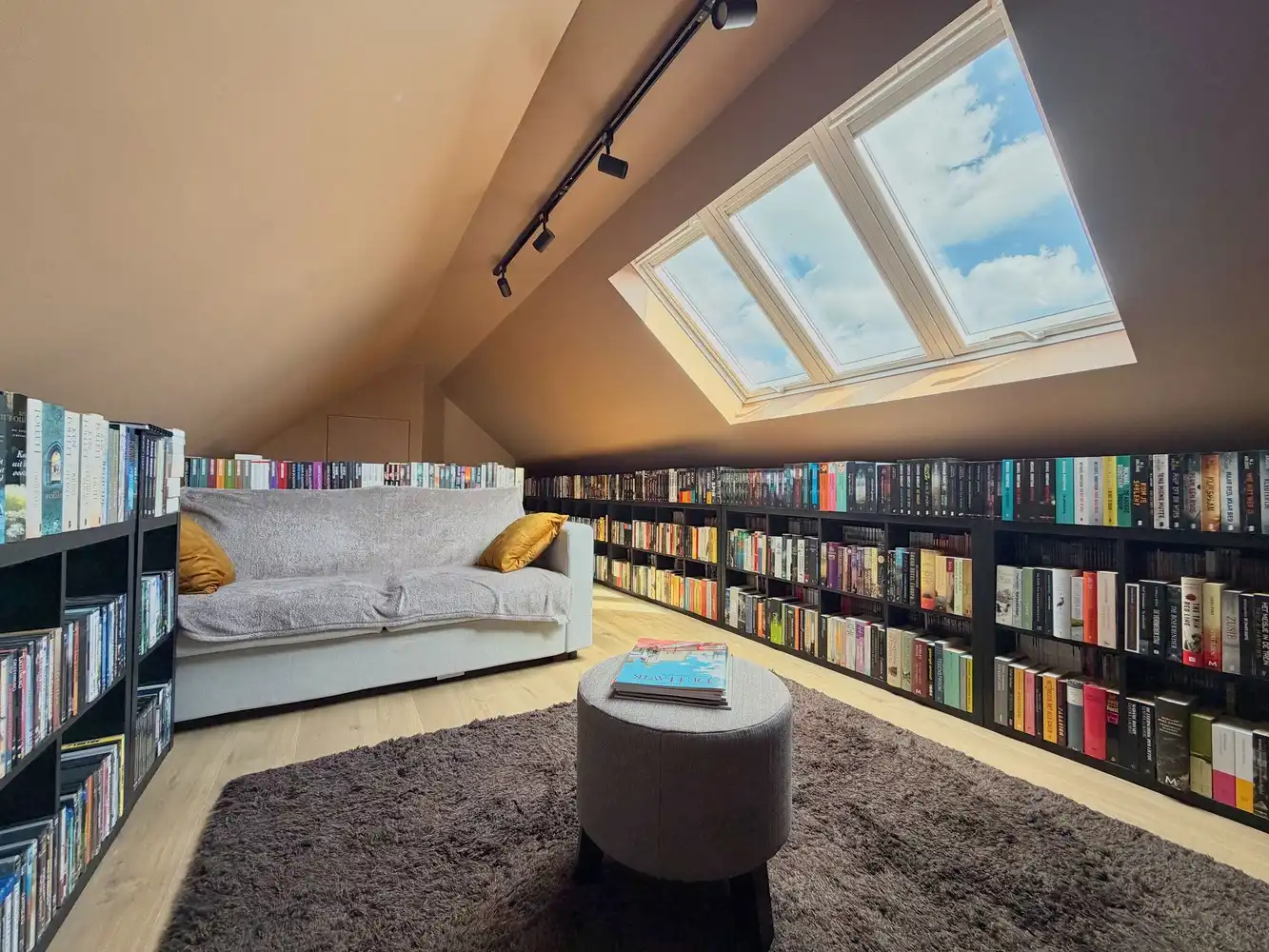 Prachtig instapklare en energiezuinige gezinswoning met 3 slpk, zonnige tuin en poolhouse in een rustige, kindvriendelijke wijk te Roeselare! foto 16