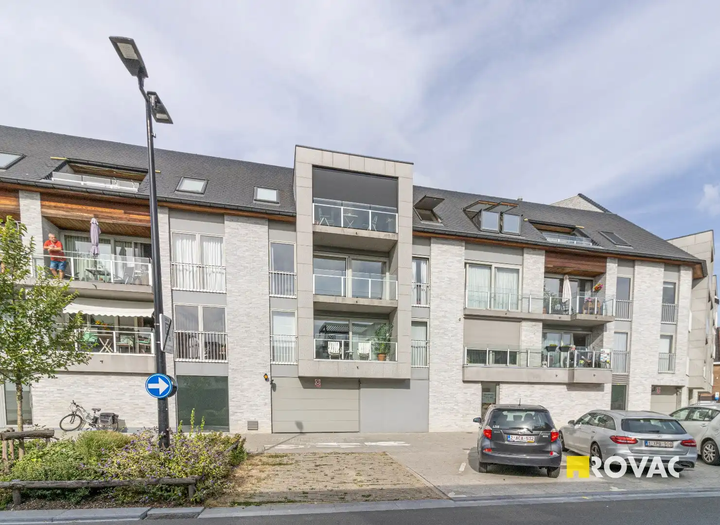 Zeer verzorgd appartement met zonneterras, autostaanplaats met EPC-label A foto {{pictureIndex}}
