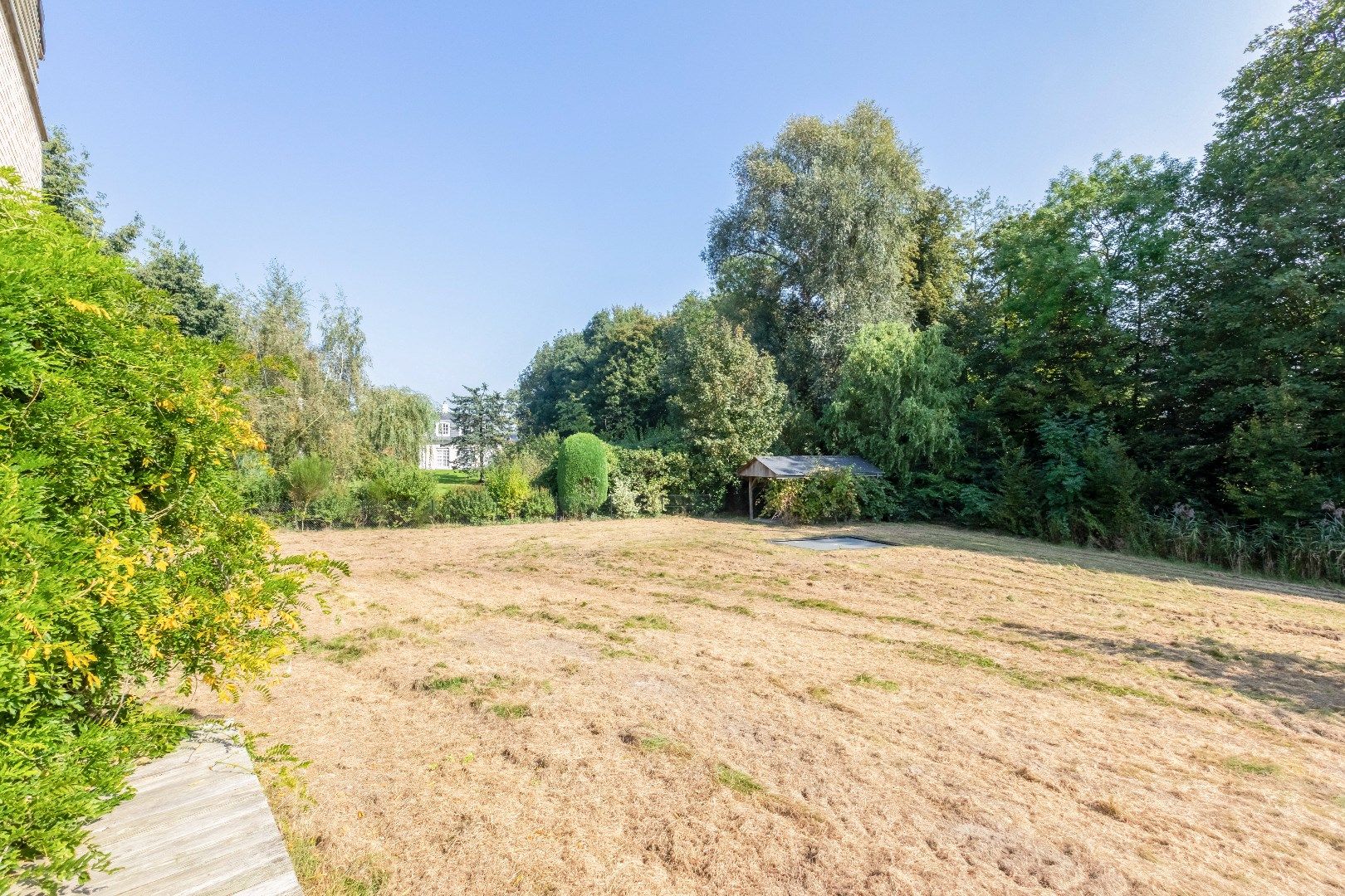 Zuidgeoriënteerde bouwgrond op een  perceel van  1325m²  foto 6