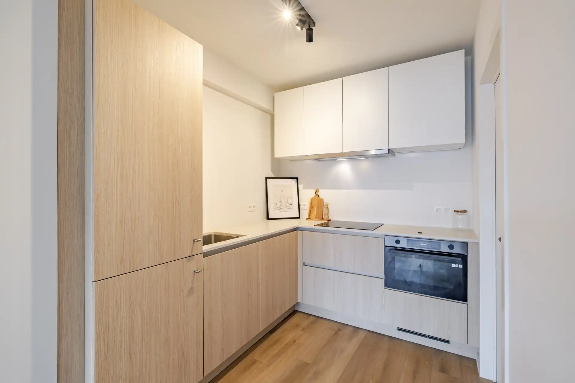 Volledig gerenoveerd 2 slaapkamerappartement in hartje Aalst foto 7