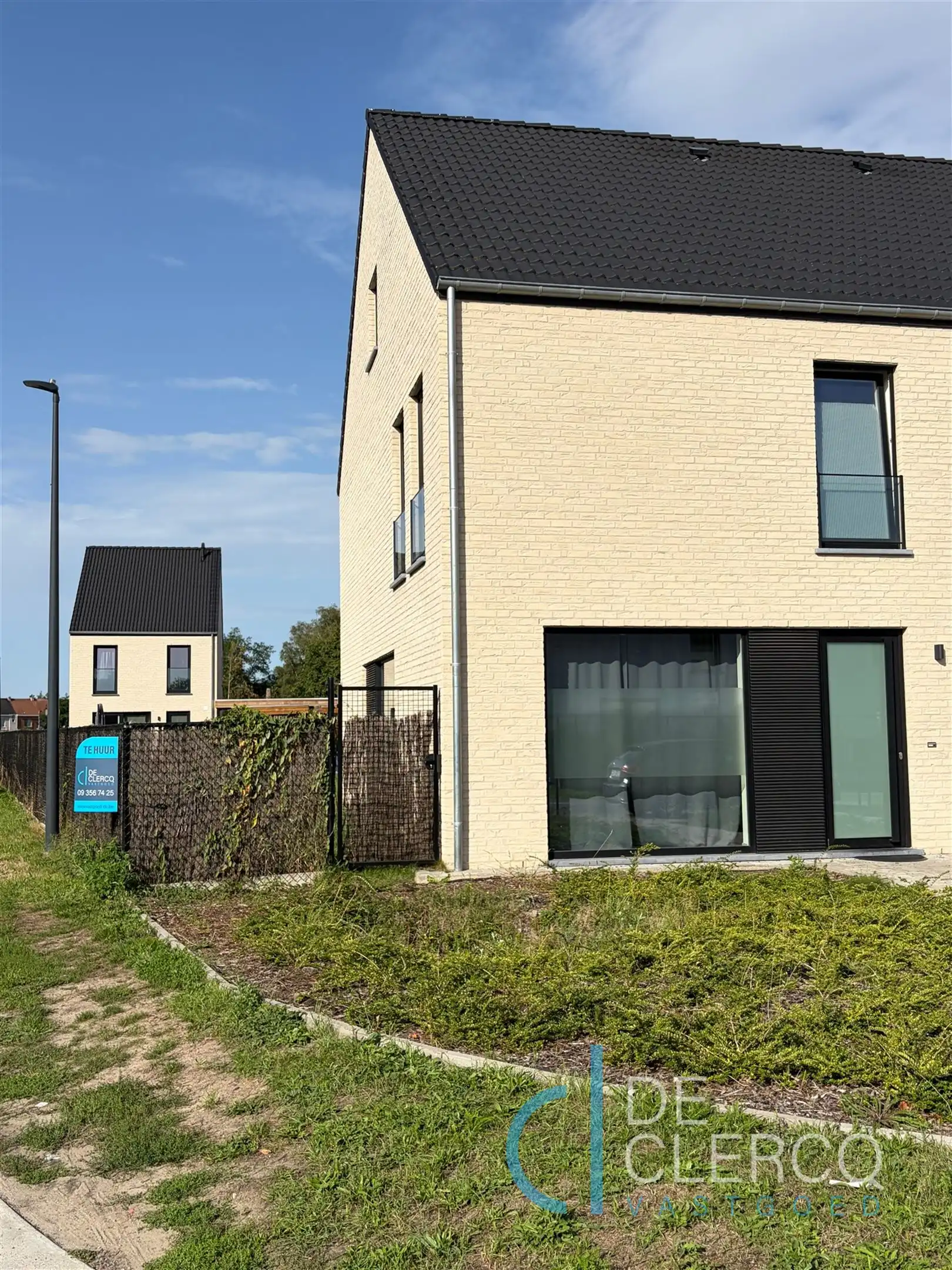 Woning te huur in nieuwe verkaveling Sint-Amandsberg! foto {{pictureIndex}}
