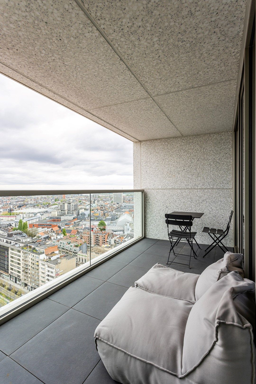 Exclusief wonen in de Antwerp Tower – Luxueus nieuwbouwappartement op de 21ste verdieping foto 5