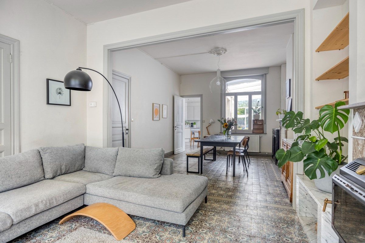 Authentieke rijwoning met 4 slaapkamers! foto 3