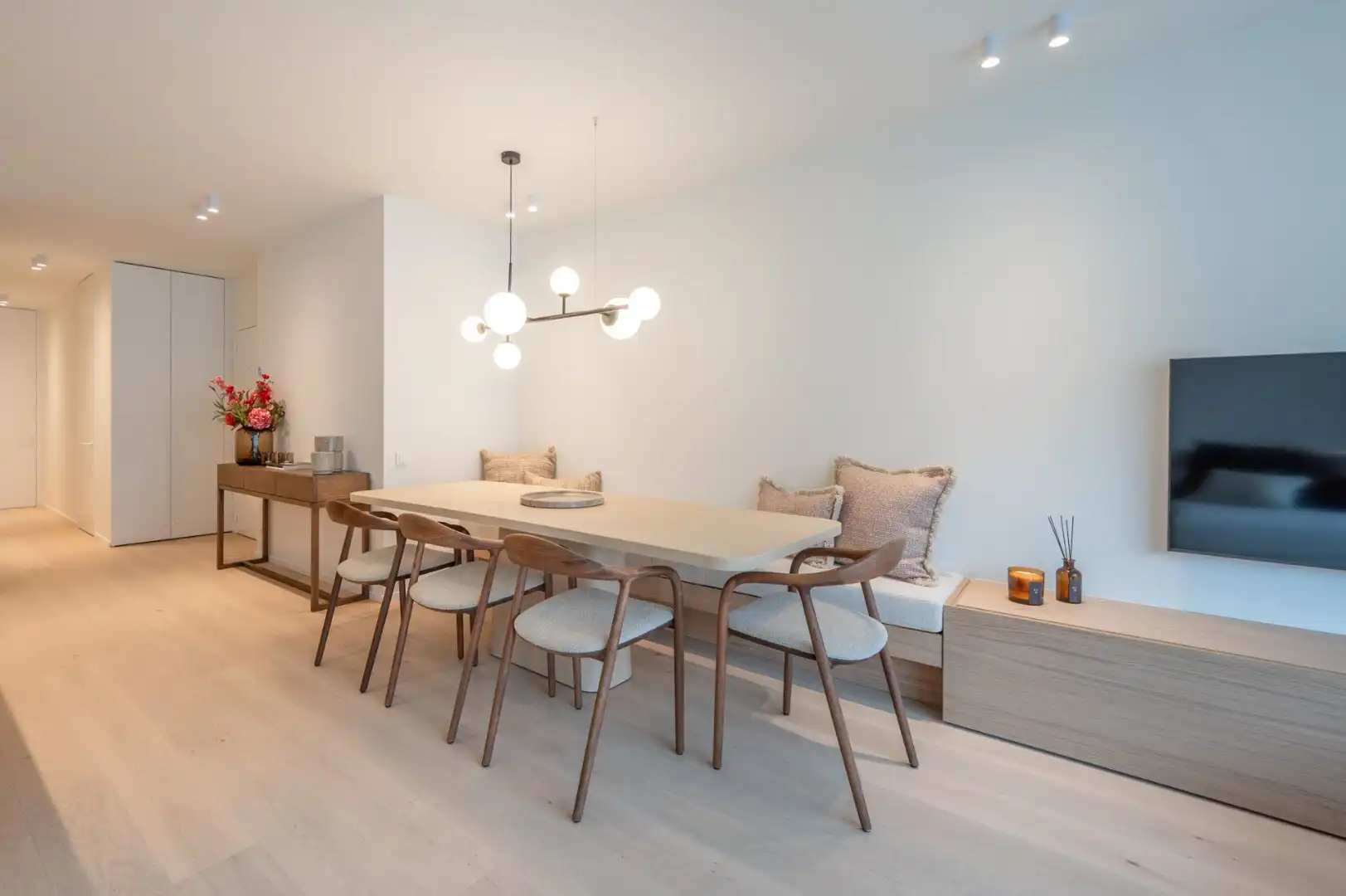 Gerenoveerd appartement met 3 slpks. aan het Rubensplein foto 7