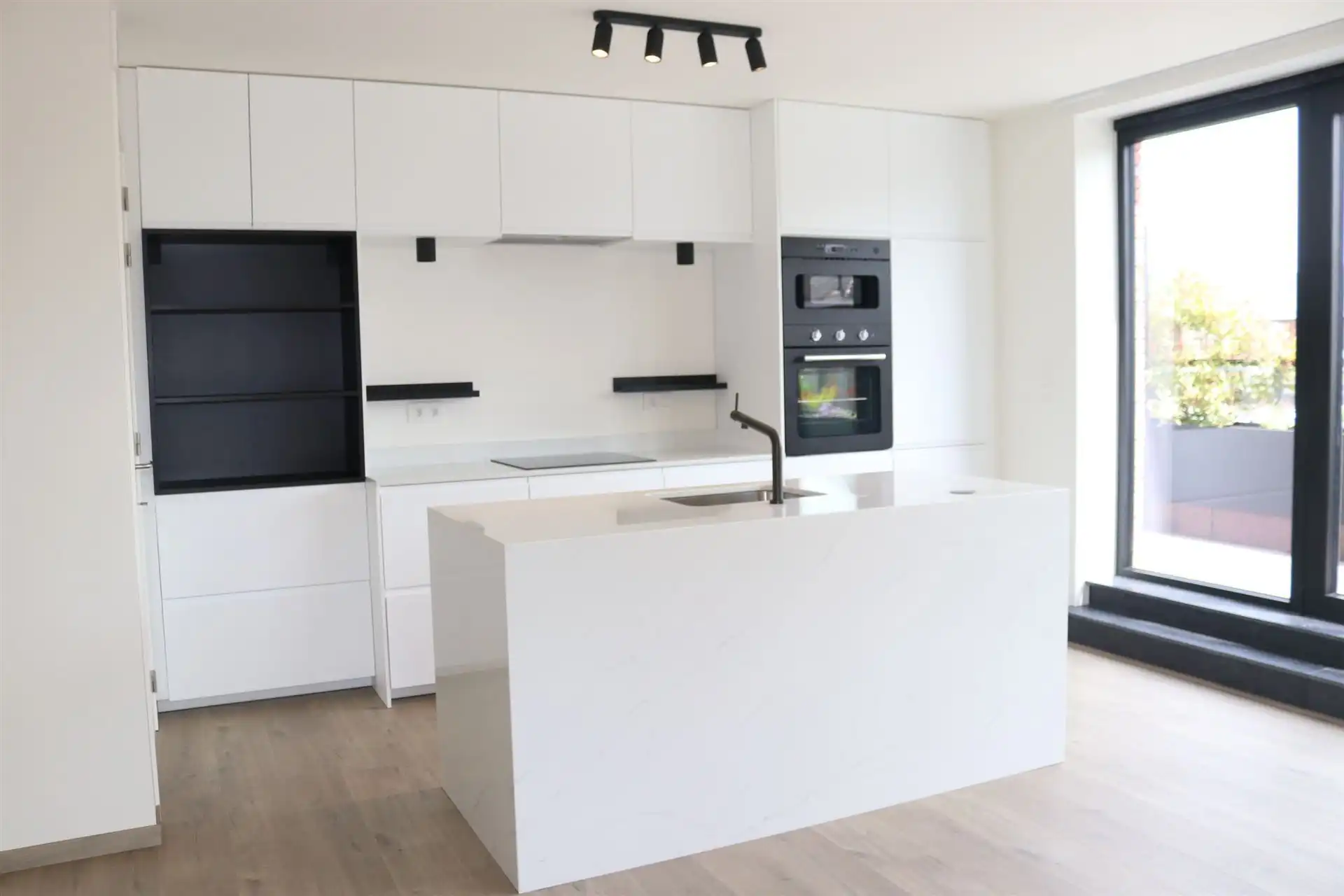 Appartement met 1 slaapkamer en groot terras foto 8