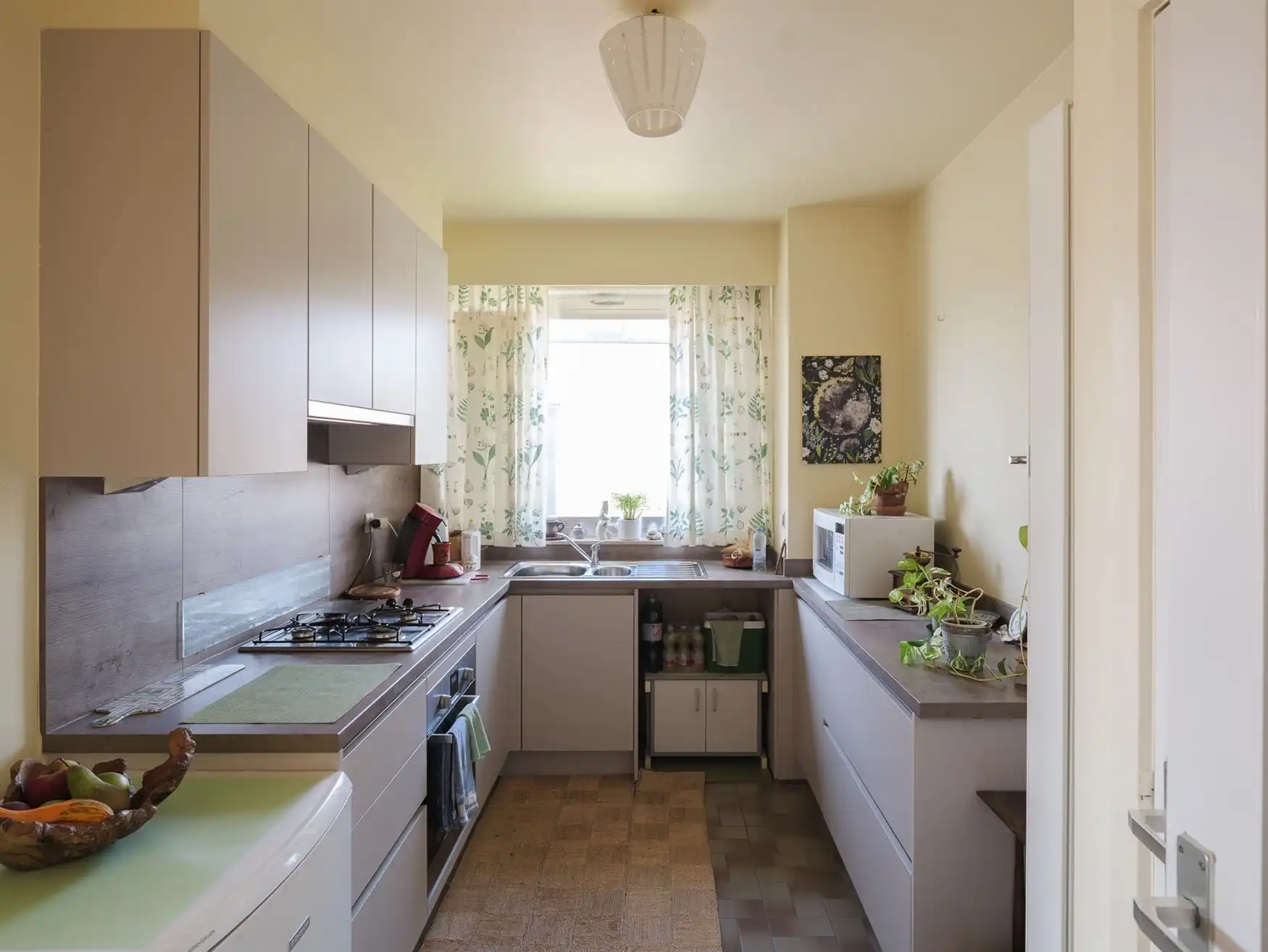 Ruim, lichtrijk appartement (115m²) in Sint-Amandsberg. foto 4