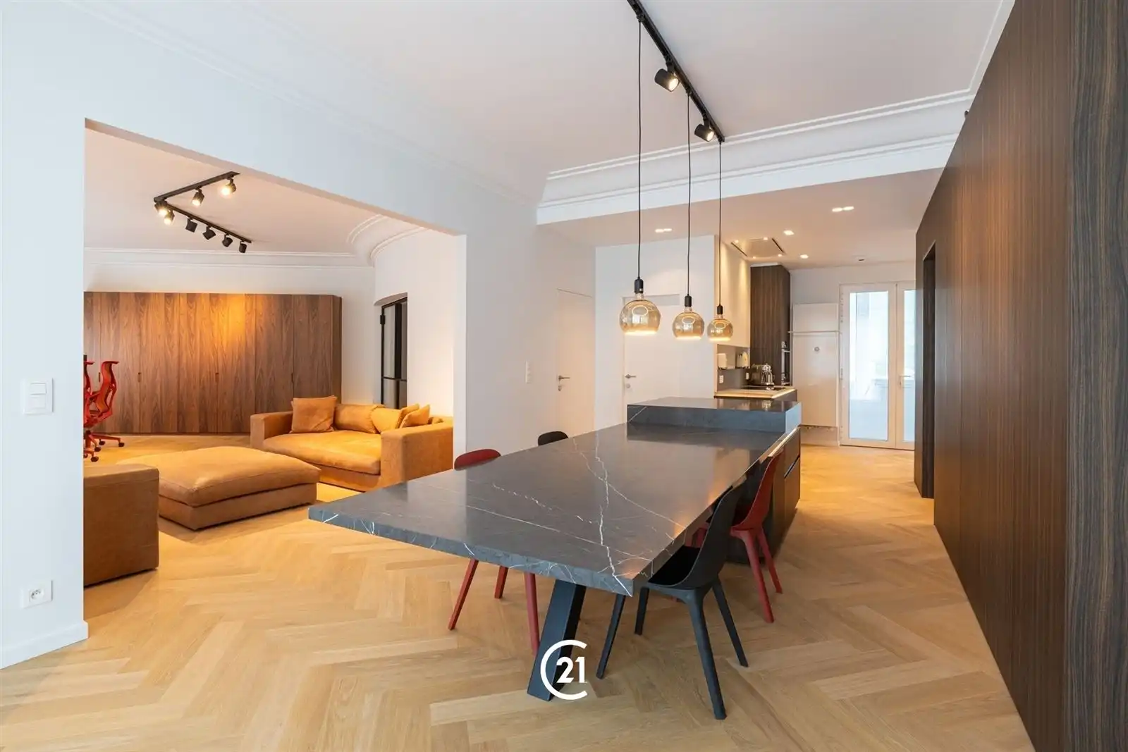 CAMBRE – Uitzonderlijk luxueus gelijkvloersappartement met tuin tegenover Ter Kamerenbos

  foto 9