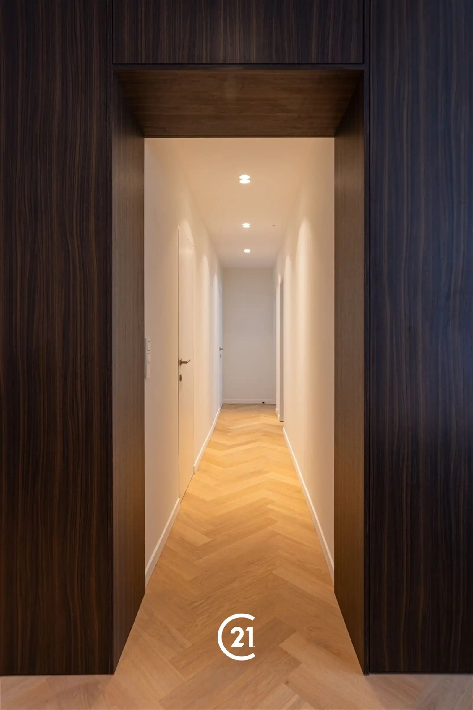 CAMBRE – Uitzonderlijk luxueus gelijkvloersappartement met tuin tegenover Ter Kamerenbos

  foto 9