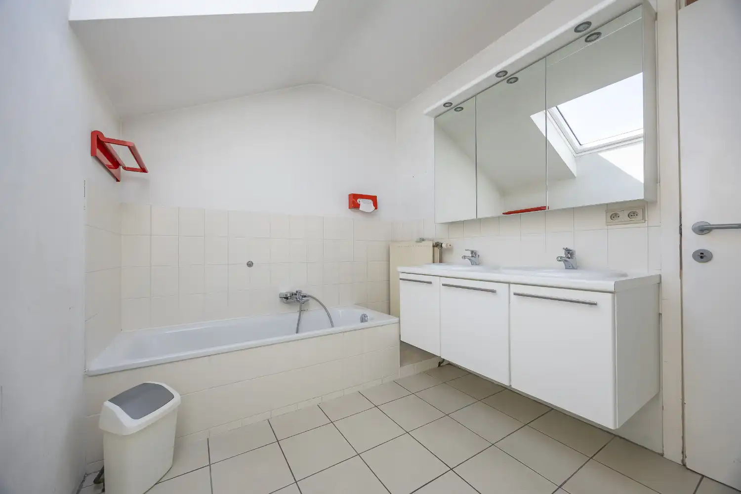 Ruime villa met drie slaapkamers op een toplocatie in Middelkerke! foto 17