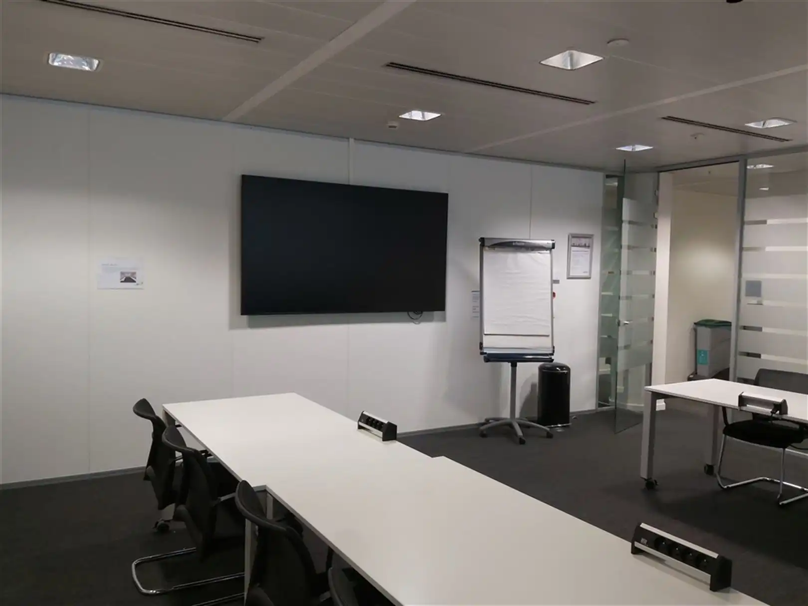 Kantoorgebouw foto 3