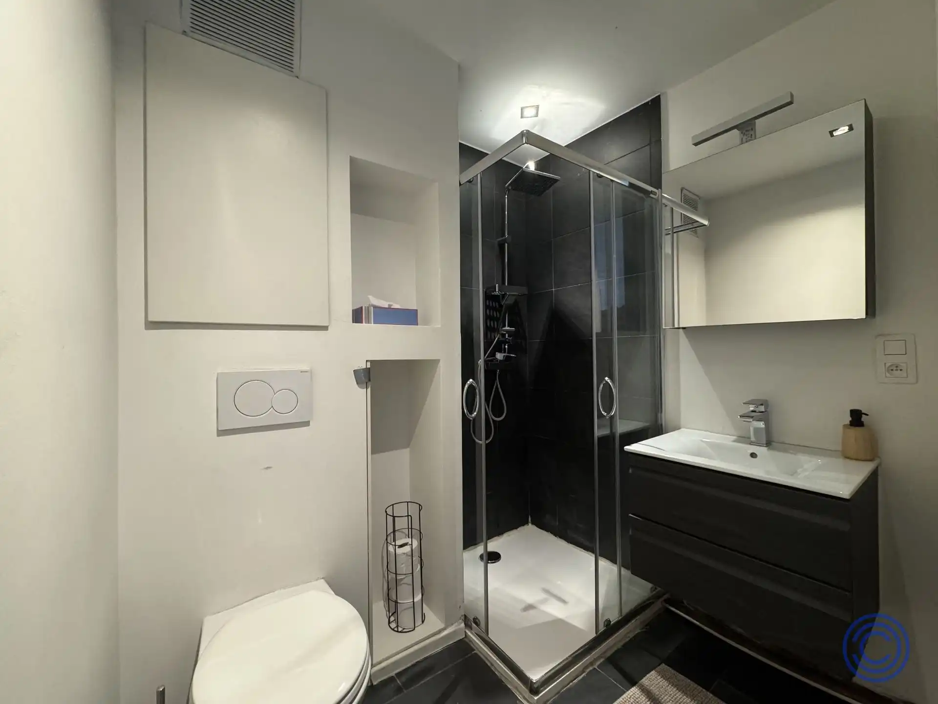 Volledig gemeubeld duplex appartement van ca. 80 m² op Marnixplaats! foto 6