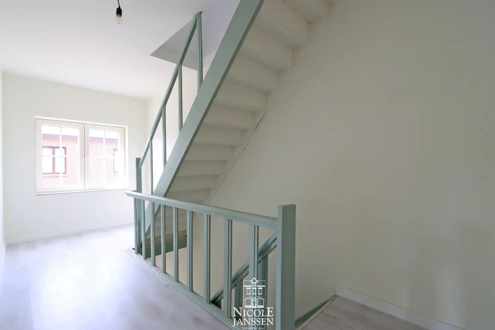 Gerenoveerd halfopen woning met 3 slaapkamers te Aldeneik te koop foto 11