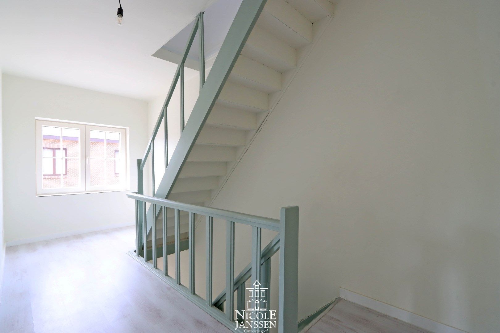 Gerenoveerd halfopen woning met 3 slaapkamers te Aldeneik te koop foto 11