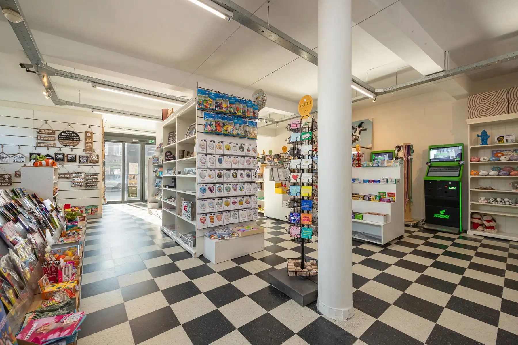 Veelzijdige handelszaak met woonst en topzichtbaarheid foto 6