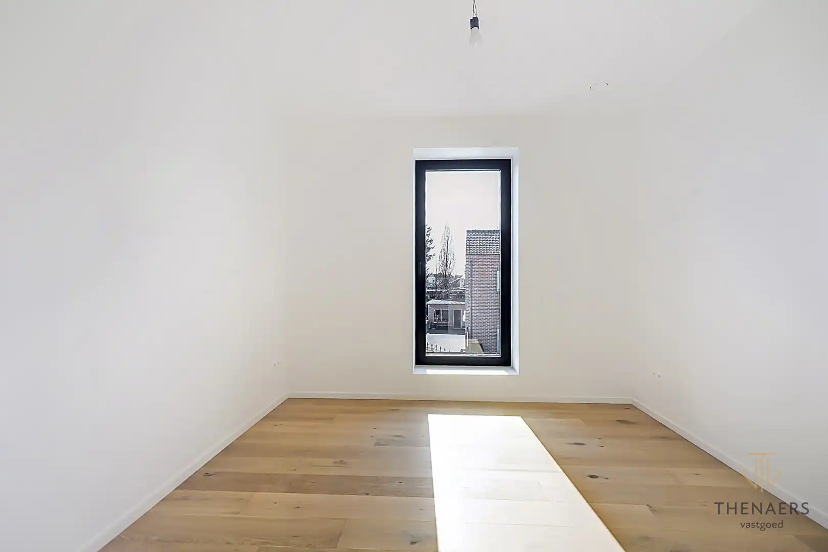 Strakke en luxueus gerenoveerde open bebouwing met hoogwaardige afwerking en EPC A in Wilderen. foto 24