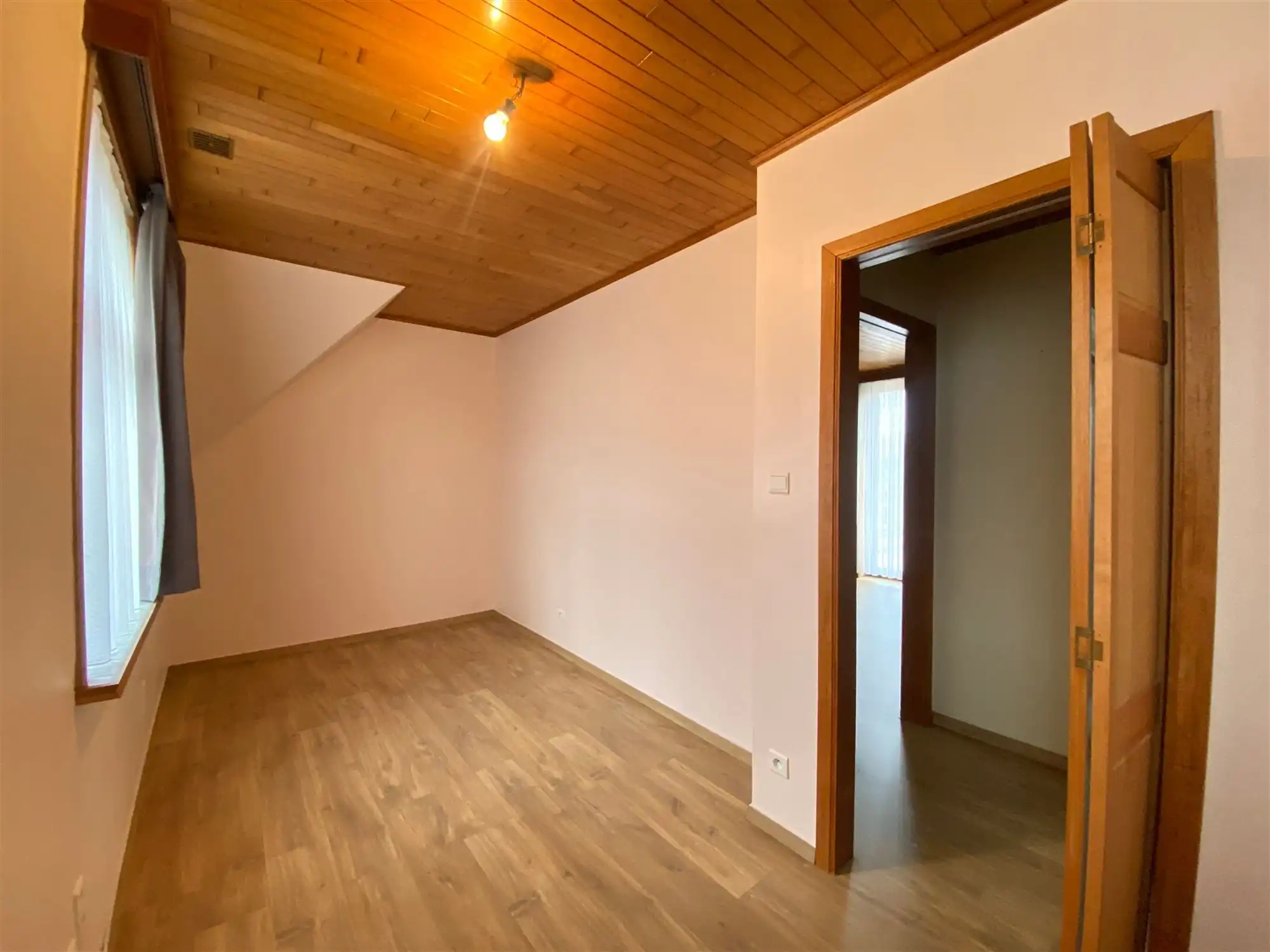 Rustig gelegen woning met 2 à 3 slaapkamers en grote garage te Gent foto 10