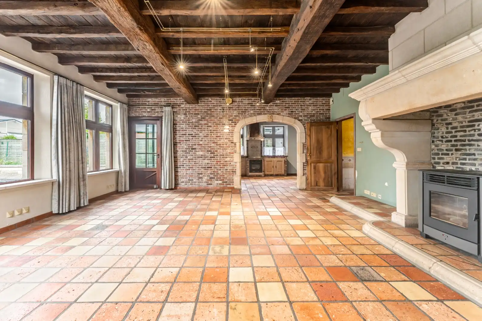 Karaktervolle halfopen woning op een riant perceel van 2.144 m² in Sint-Eloois Winkel! foto 6
