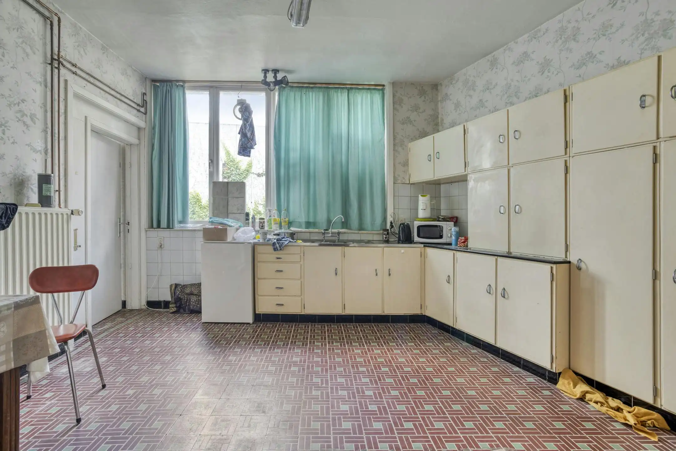 Te renoveren handelspand met woonst te koop in Roeselare foto 8