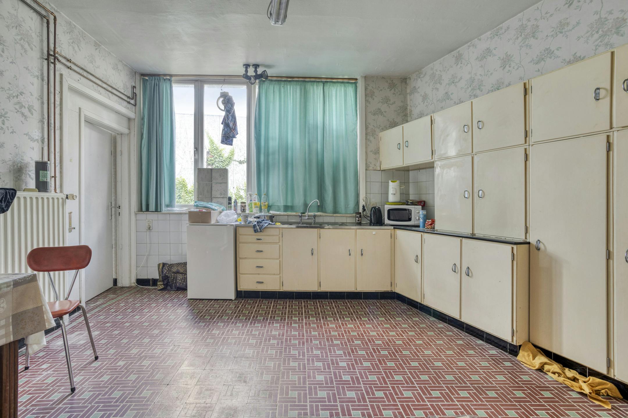 Huis met handelsruimte te koop in centrum Roeselare foto 5