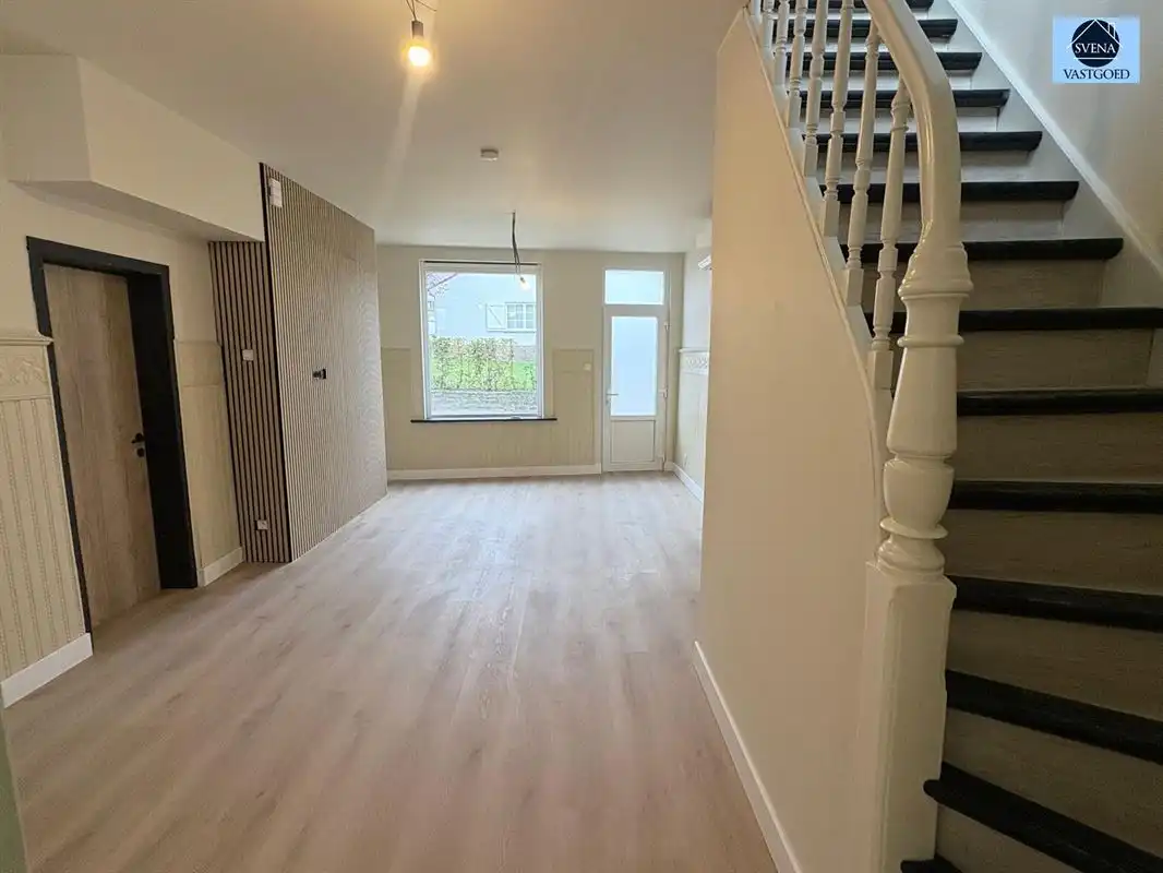 PRACHTIGE, ZEER RUIME WONING MET 5 SLAAPKAMERS foto 7
