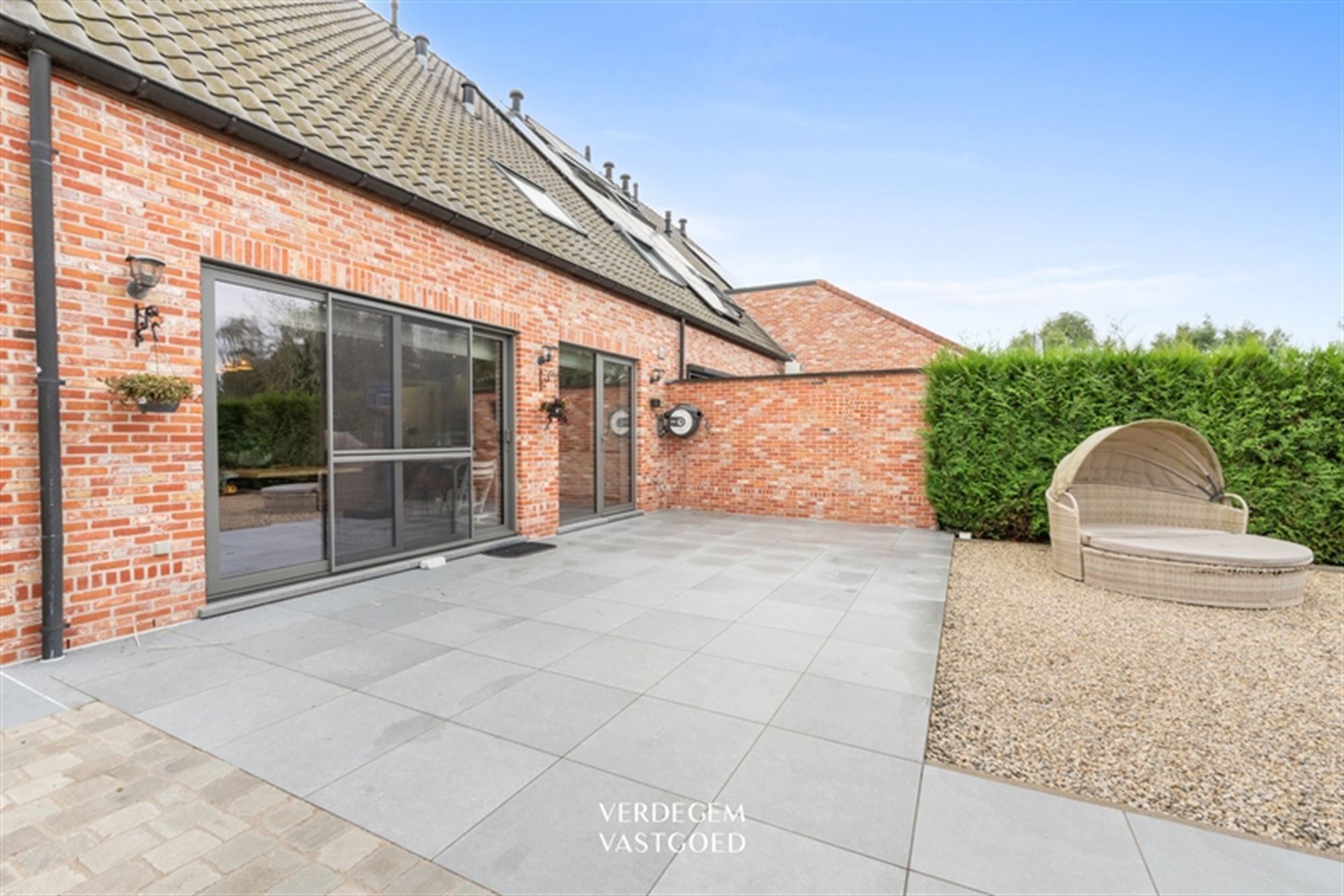 Charmante gezinswoning met 3+1 slaapkamers en praktijkruimte in de tuin foto 19