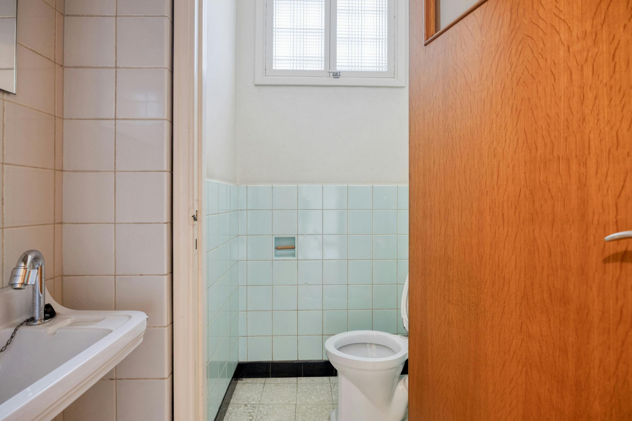 Te renoveren opbrengsteigendom met 3 appartementen en handelspand in Antwerpen foto 59