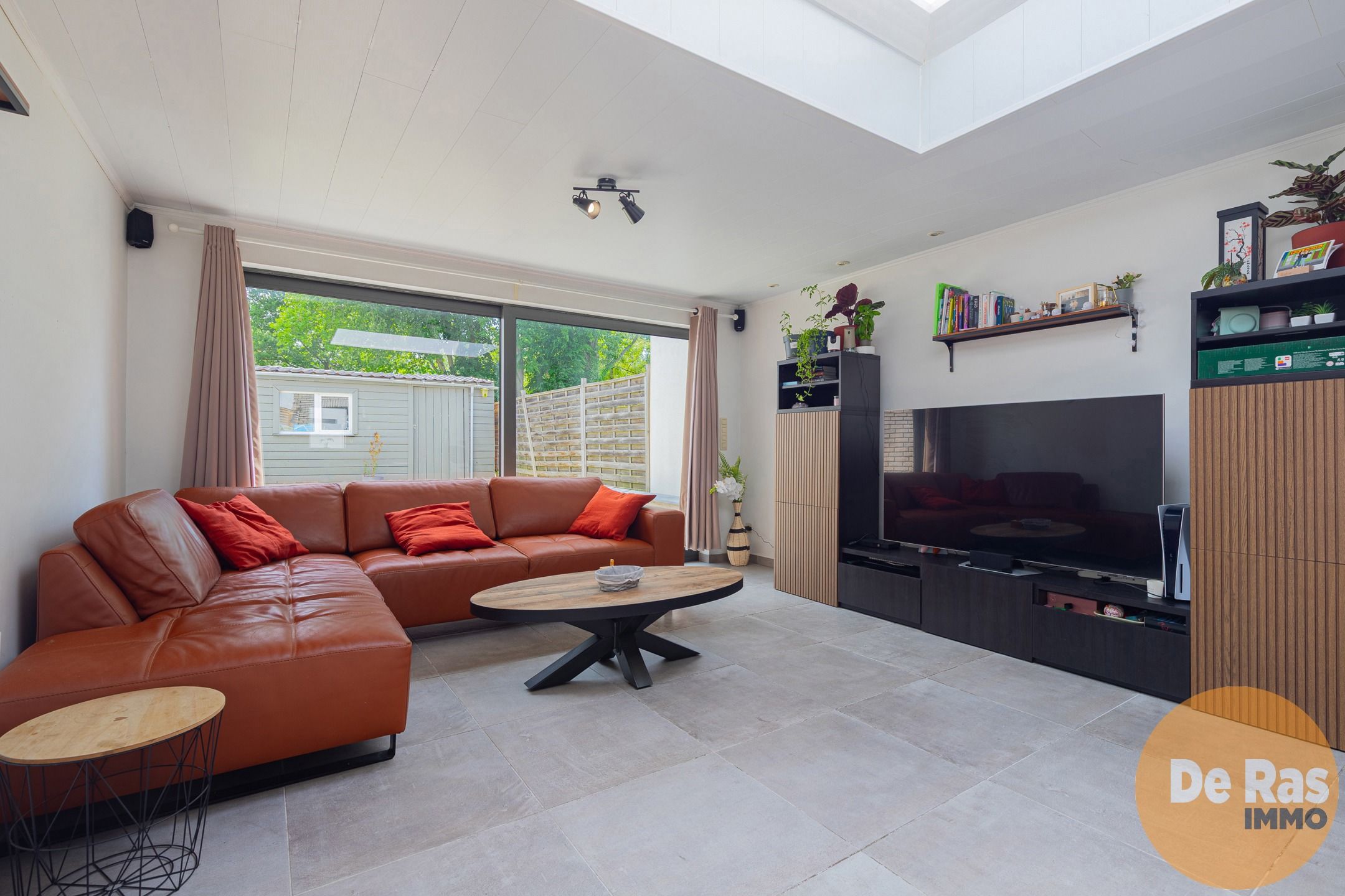 EREMBODEGEM - Instapklare gezinswoning met modern comfort foto {{pictureIndex}}