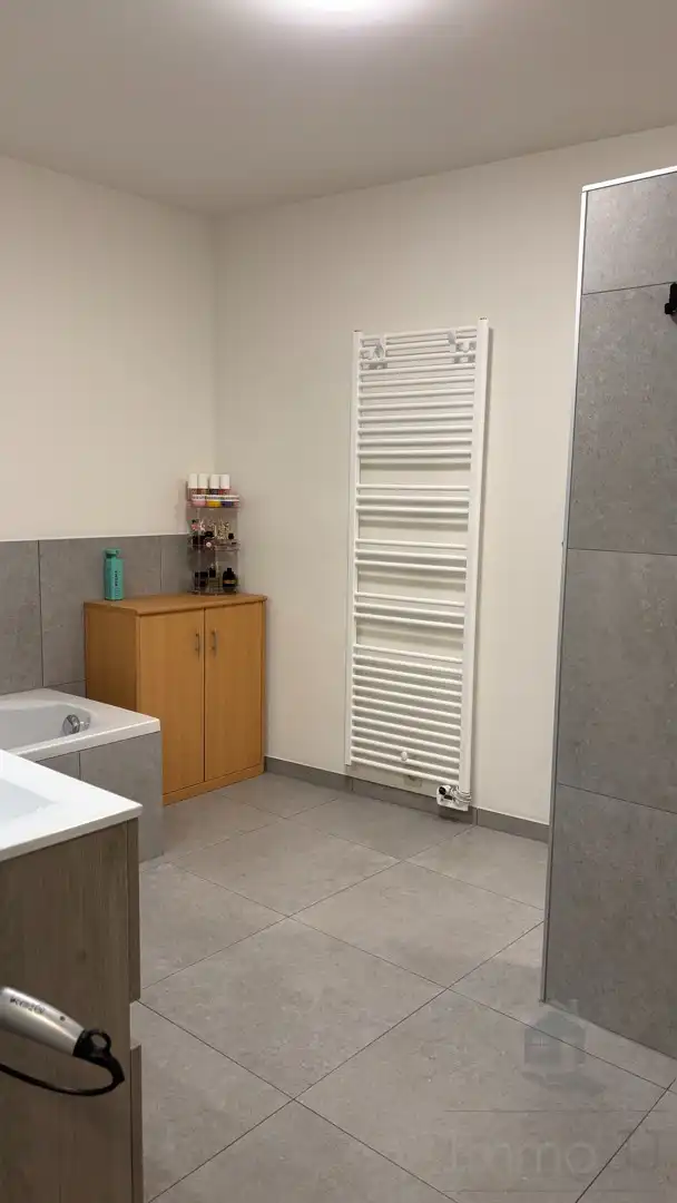 Ruim appartement met terras en garagebox foto 9