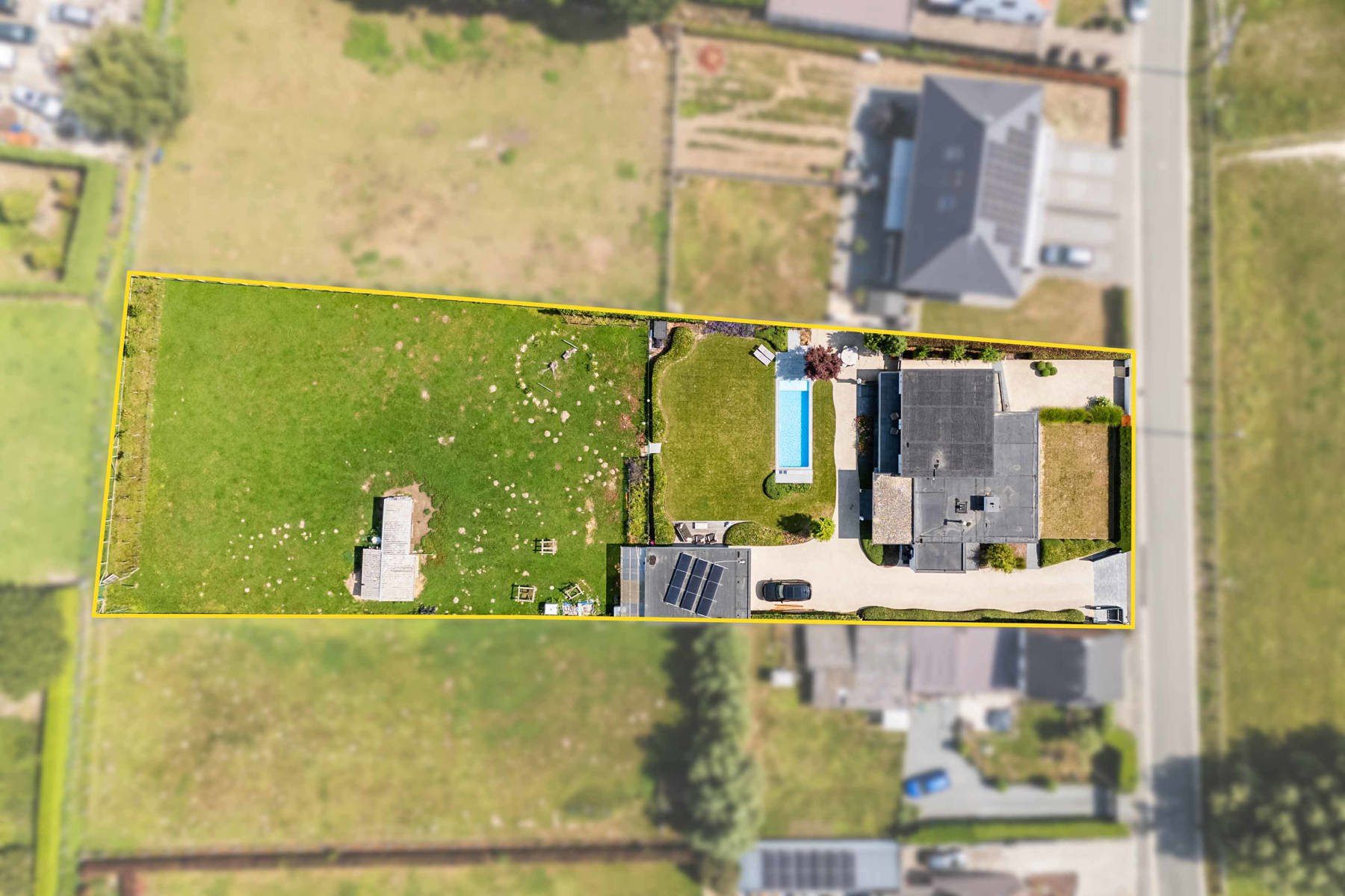 EXCLUSIEVE VILLA MET ZWEMBAD EN PRACHTIGE TUIN! foto 3