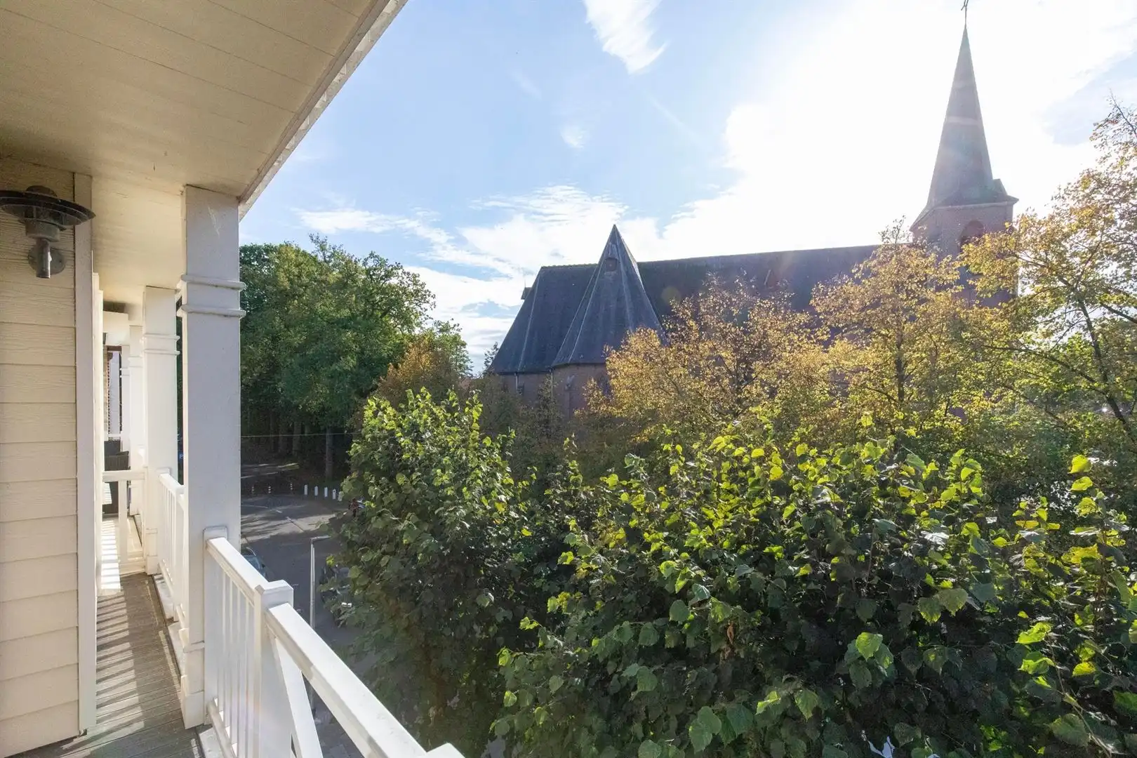 Luxueus, charmant en ruim appartement met P foto 15