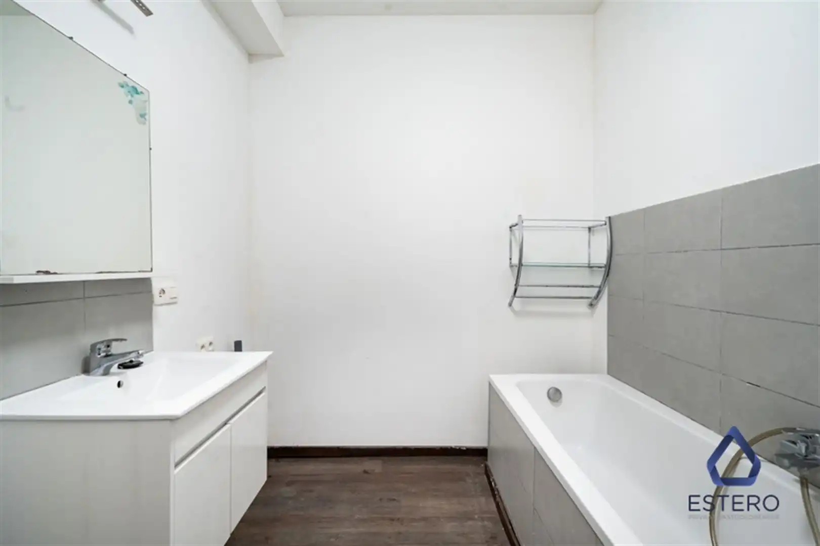 Gerenoveerde rijwoning met 4 slaapkamers in hartje Eeklo foto 5
